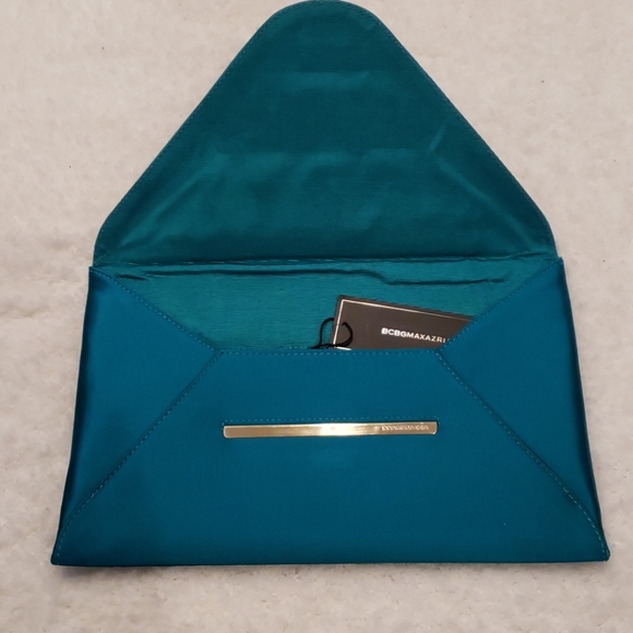🆕️BCBGENERATION clutch - Picture 3 of 5